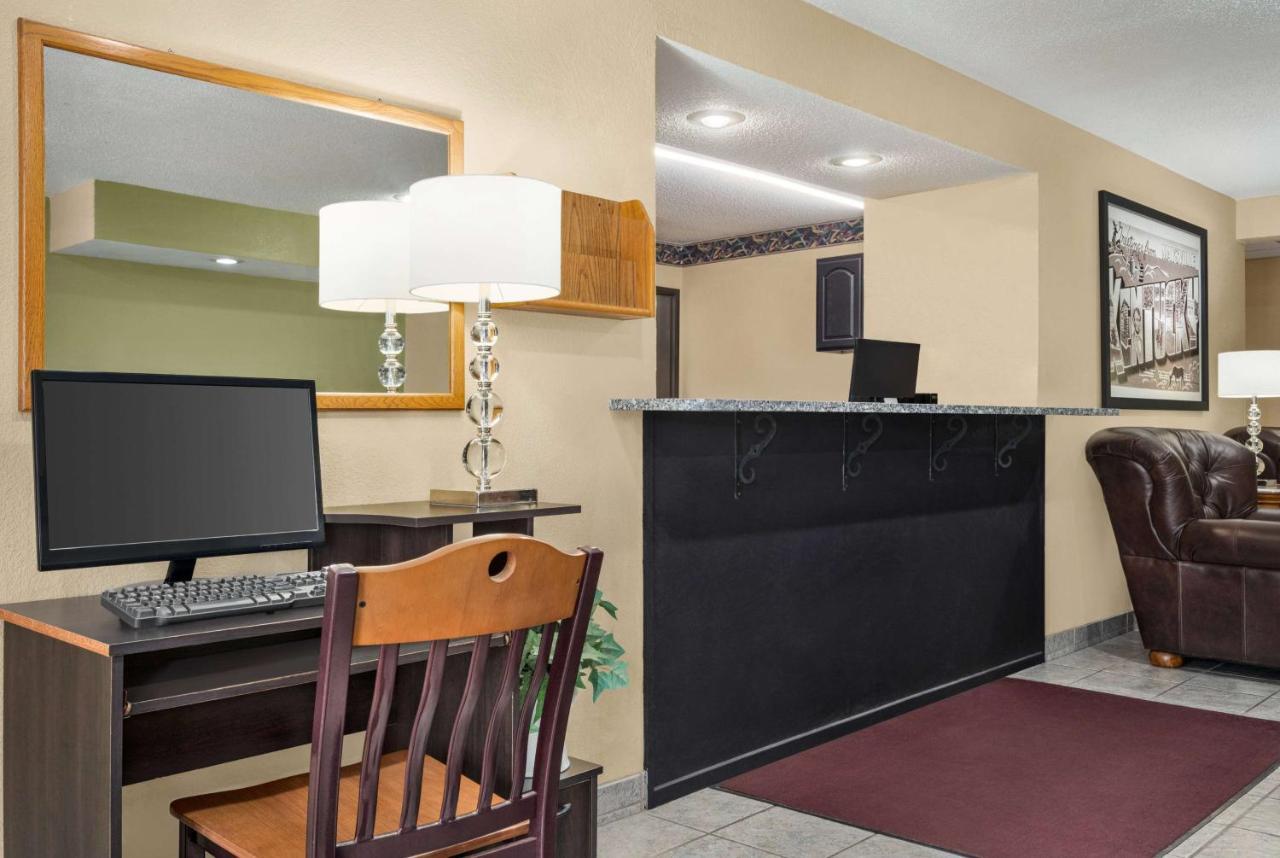 Super 8 By Wyndham Maysville Ky Exteriör bild